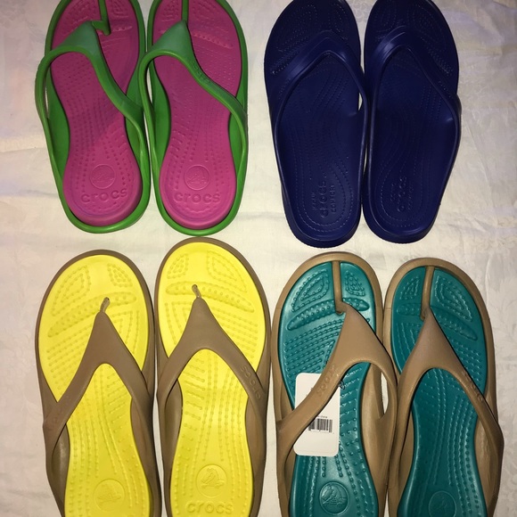 crocs athens mens flip flops